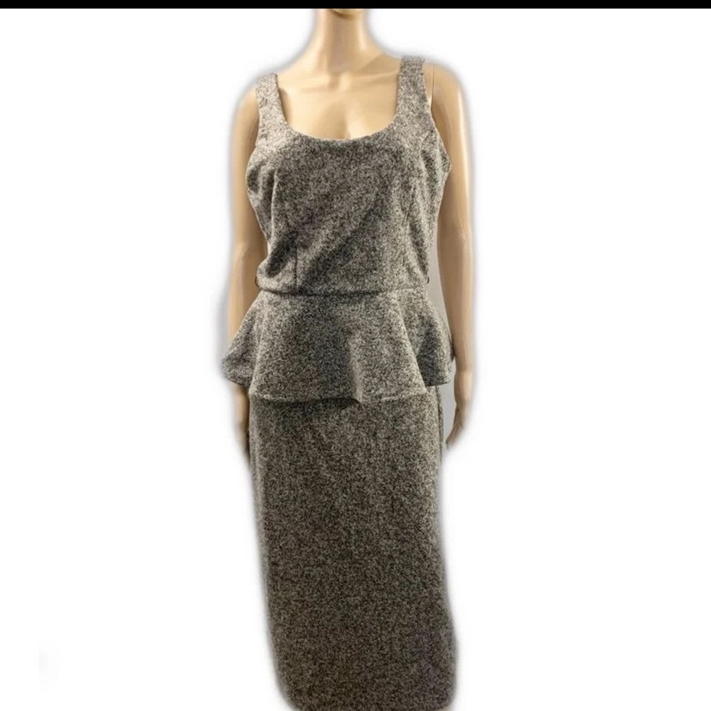Bebe gray sleeveless 2 pc Top & Skirt suit Size L
